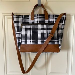 Thirty-one Cross body purse